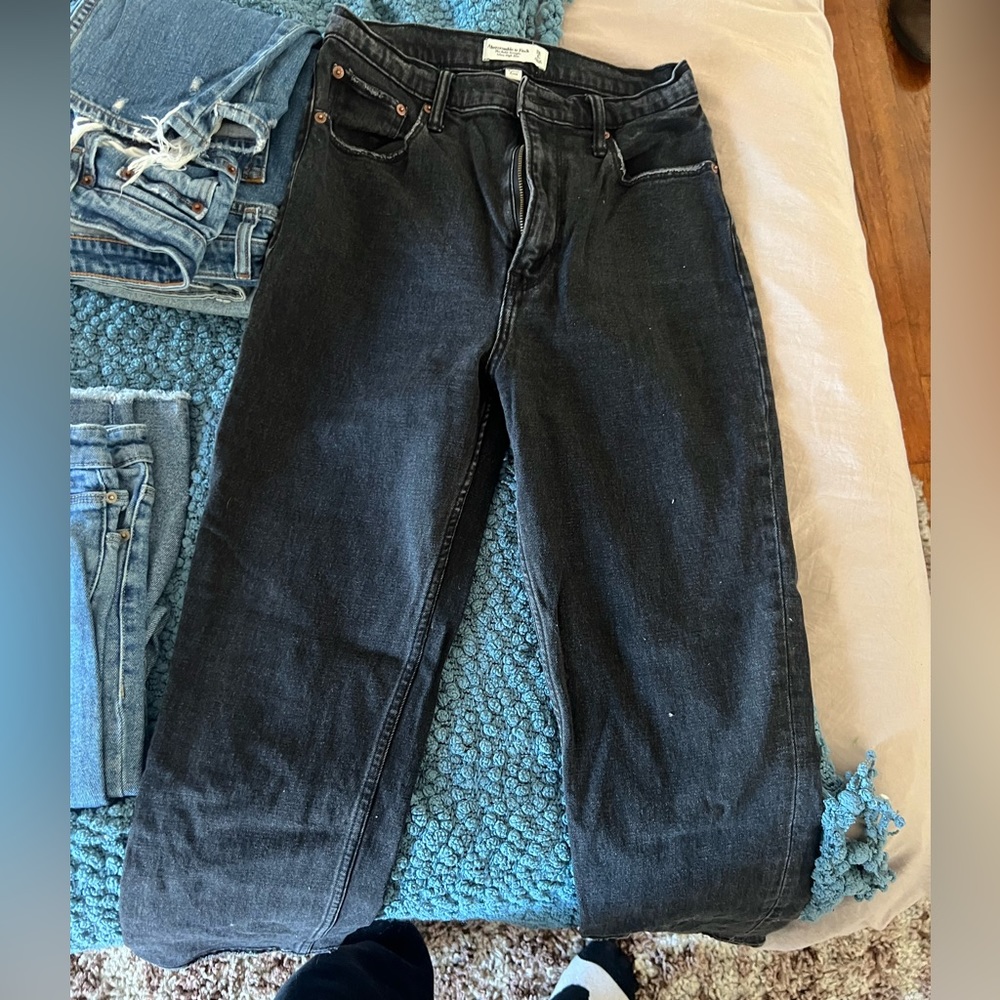 Abercrombie Ankle Straight Ultra High Rise Jeans size 6